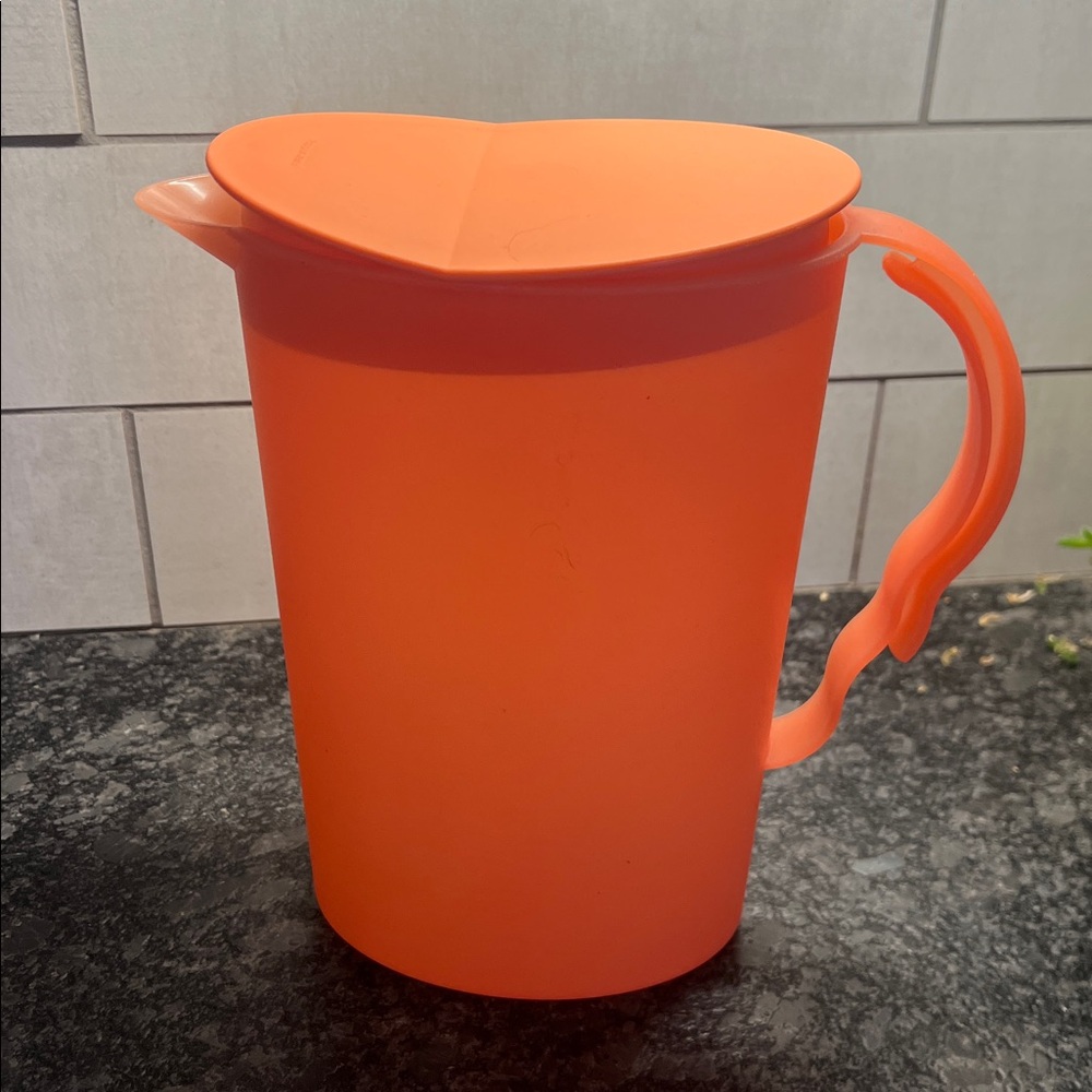Impressions Pitcher by Tupperware. Orange Vintage 1990’s Like new!